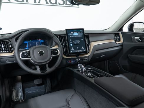 New 2026 Volvo XC60 B5 Plus w/ Protection Package Premier AWD/4WD image 16