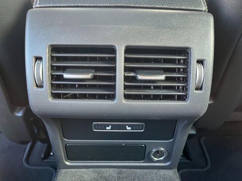 Used 2016 Jaguar XF S image 29