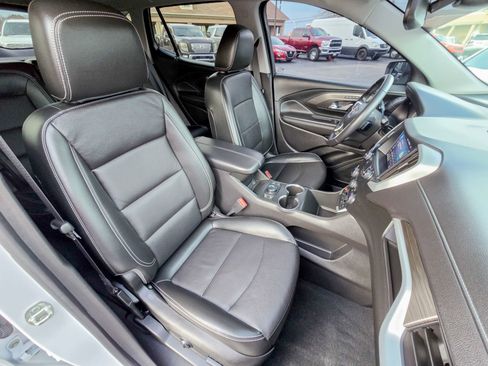 Used 2022 GMC Terrain SLT w/ Infotainment Package II image 35
