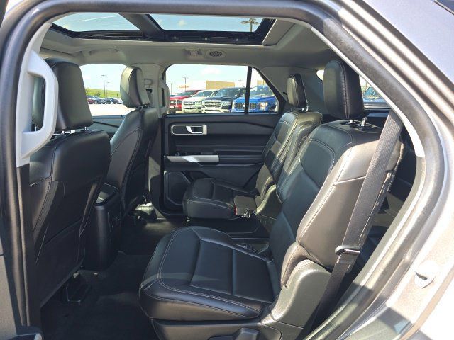 Used 2023 Ford Explorer XLT w/ Equipment Group 202A AWD/4WD image 15