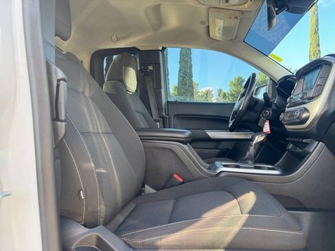 Used 2022 Chevrolet Colorado LT w/ Fleet Safety Package image 17