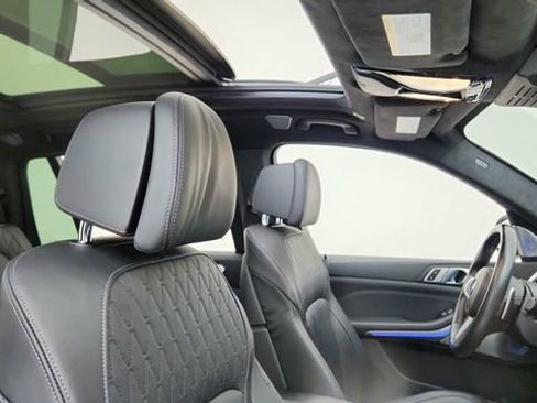 Used 2023 BMW X7 M60i w/ Executive Package image 22