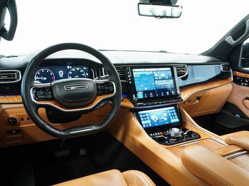 Used 2024 Jeep Grand Wagoneer Series III image 21