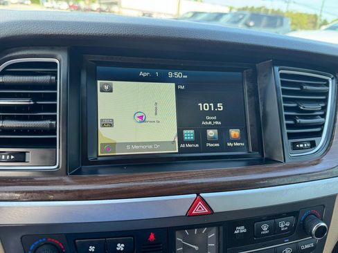 Used 2015 Hyundai Genesis 3.8 w/ Option Group 03 image 19