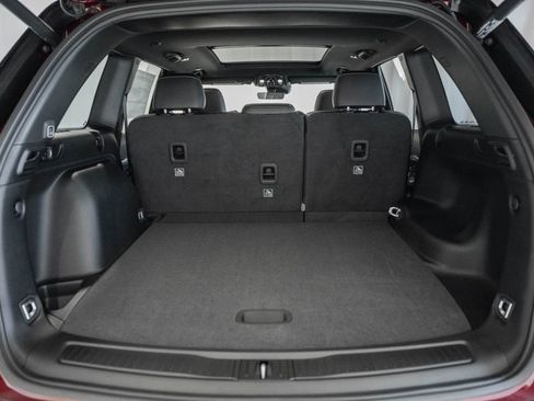 New 2025 Jeep Grand Cherokee Limited image 9