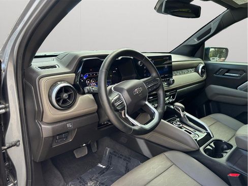 Used 2025 Chevrolet Colorado ZR2 w/ Technology Package AWD/4WD image 6