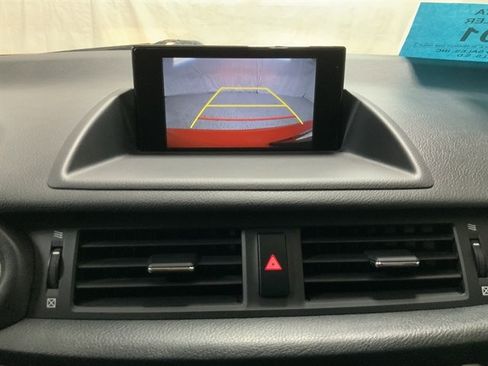 Used 2014 Lexus CT 200h FWD image 29