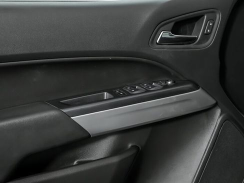 Used 2022 Chevrolet Colorado LT image 15