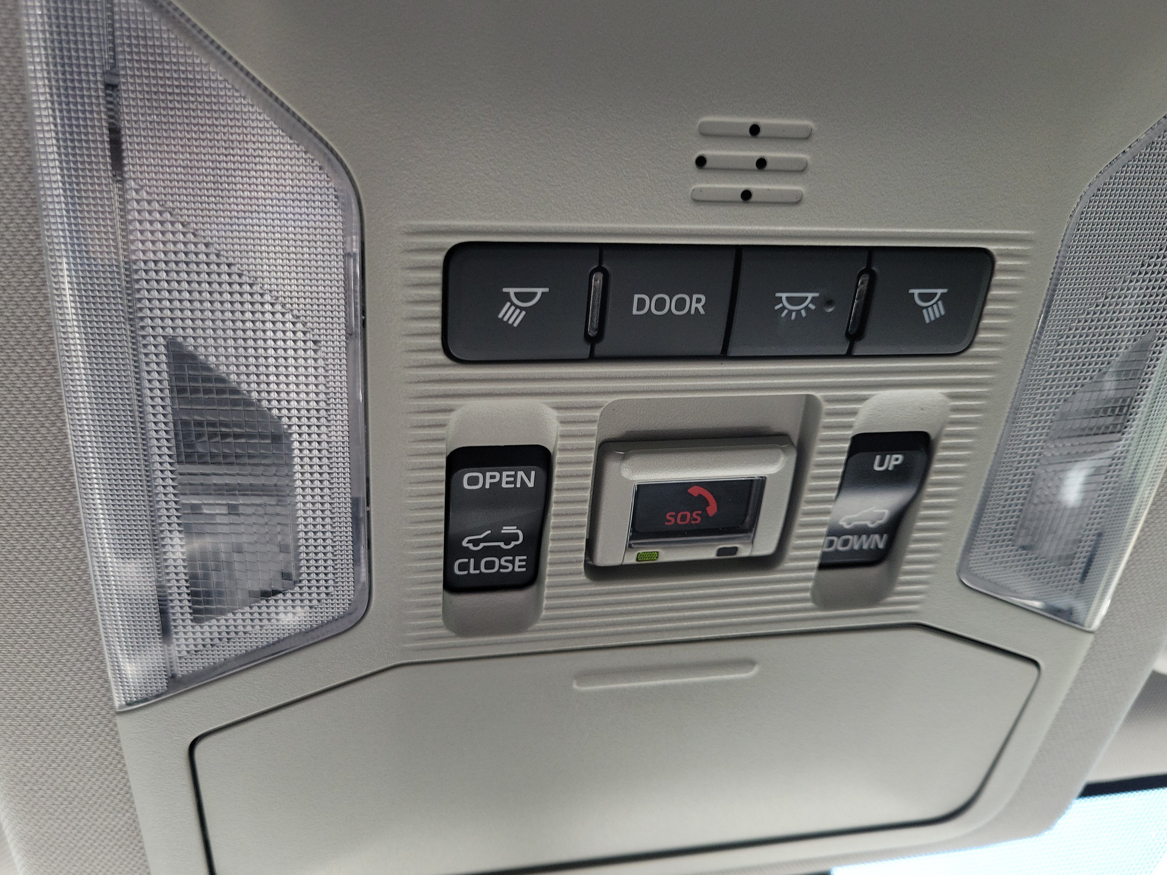 Used 2025 Toyota RAV4 XLE w/ Convenience Package FWD image 33