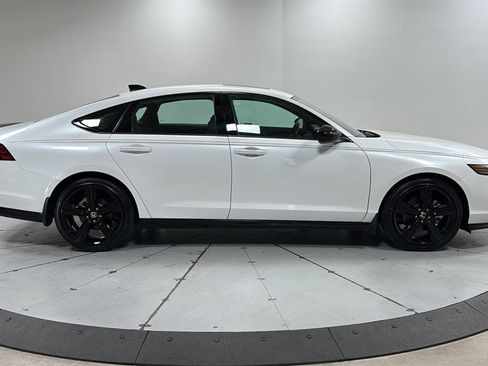 Used 2024 Honda Accord Sport image 6