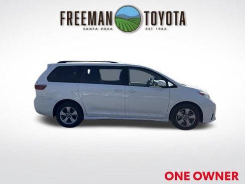 Used 2019 Toyota Sienna LE FWD image 4