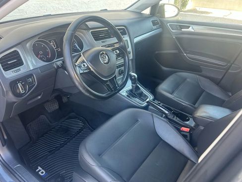 Used 2015 Volkswagen Golf TDI S image 10