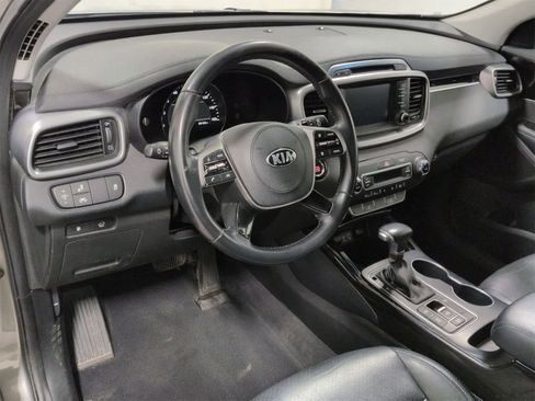 Used 2019 Kia Sorento EX image 10