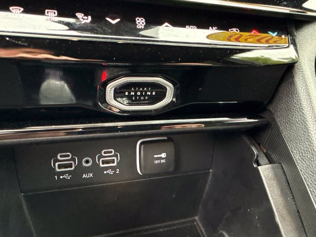Used 2026 Jeep Grand Cherokee Limited AWD/4WD image 33