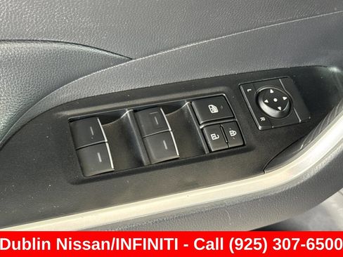 Used 2025 Toyota RAV4 XLE AWD/4WD image 13