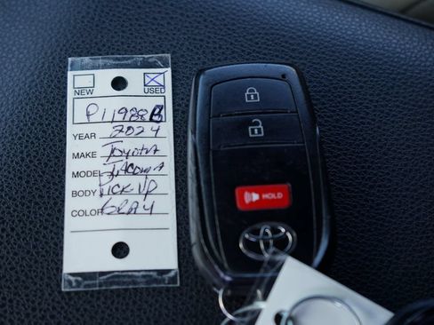 Used 2024 Toyota Tacoma SR5 AWD/4WD image 34