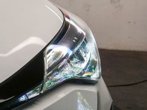 Used 2020 Toyota C-HR LE FWD image 7