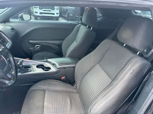 Certified 2019 Dodge Challenger SXT RWD image 4