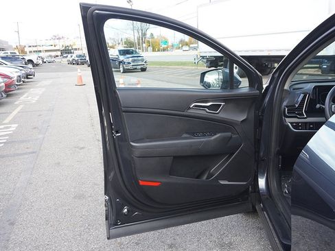 Used 2023 Kia Sportage LX image 21