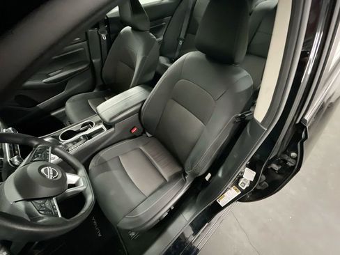 Used 2024 Nissan Altima 2.5 SV image 18