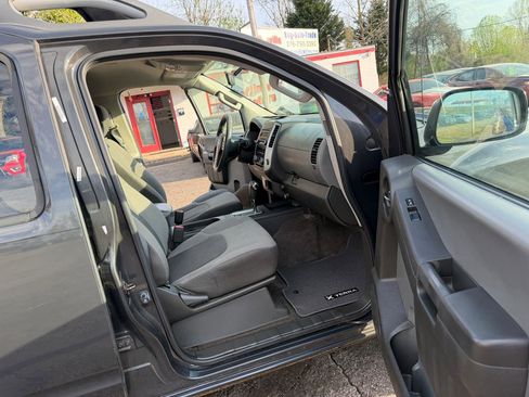 Used 2015 Nissan Xterra X image 13