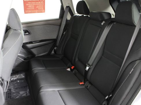 Used 2023 Nissan Rogue S image 20