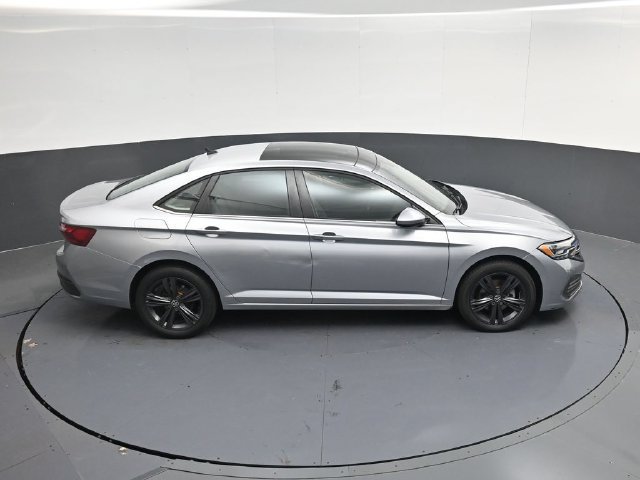 Used 2023 Volkswagen Jetta SE FWD image 39