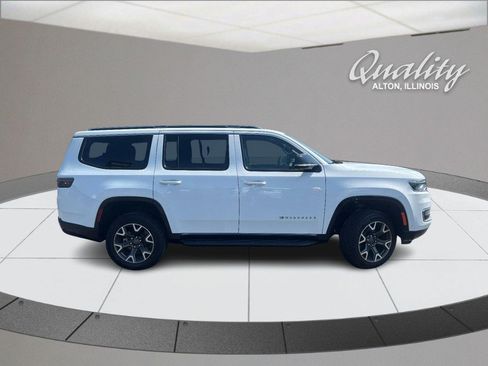 Used 2024 Jeep Wagoneer Series III AWD/4WD image 3