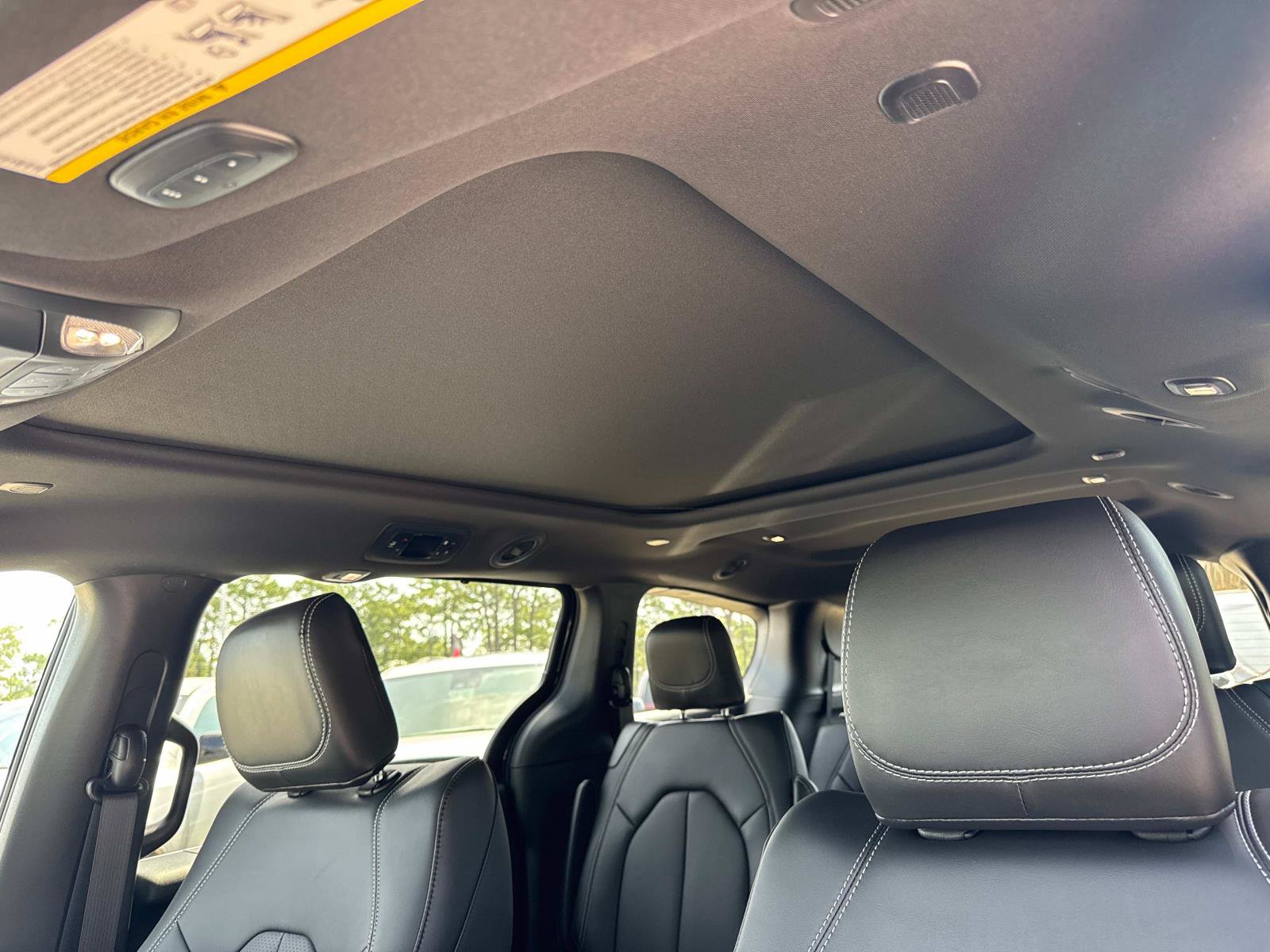 New 2025 Chrysler Pacifica Select FWD image 22