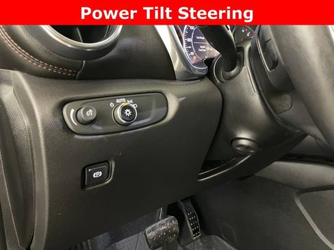 Used 2019 Chevrolet Blazer Premier w/ Sun and Wheels Package FWD image 6