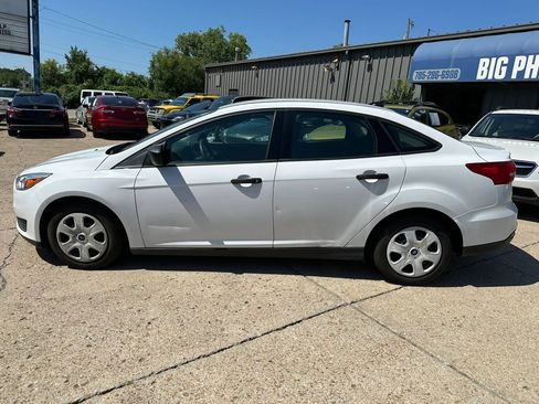 Used 2017 Ford Focus S FWD image 4
