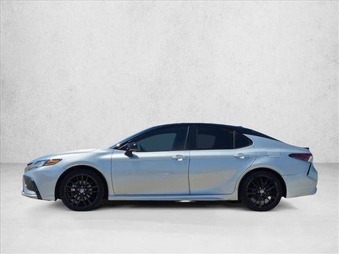 Used 2023 Toyota Camry XSE FWD image 7