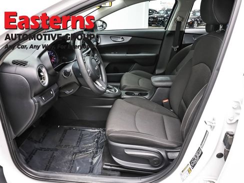 Used 2022 Kia Forte LXS FWD image 13