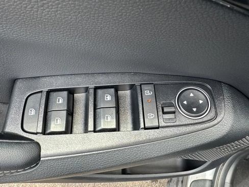 Used 2024 Kia Seltos S AWD/4WD image 8