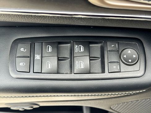 Used 2015 Jeep Grand Cherokee Limited w/ Luxury Group II AWD/4WD image 20