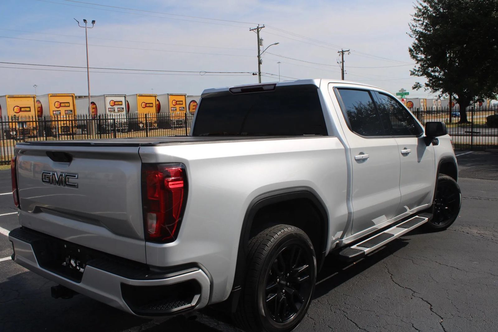Used 2020 GMC Sierra 1500 Elevation w/ Elevation Value Package RWD image 4