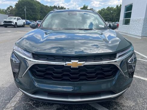 New 2026 Chevrolet Trax LT w/ LT Convenience Package FWD image 5