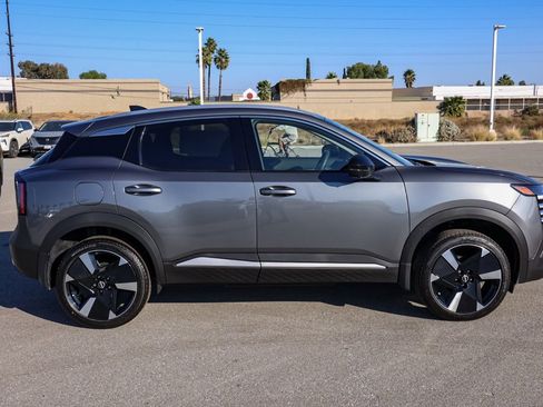 New 2026 Nissan Kicks SR image 3