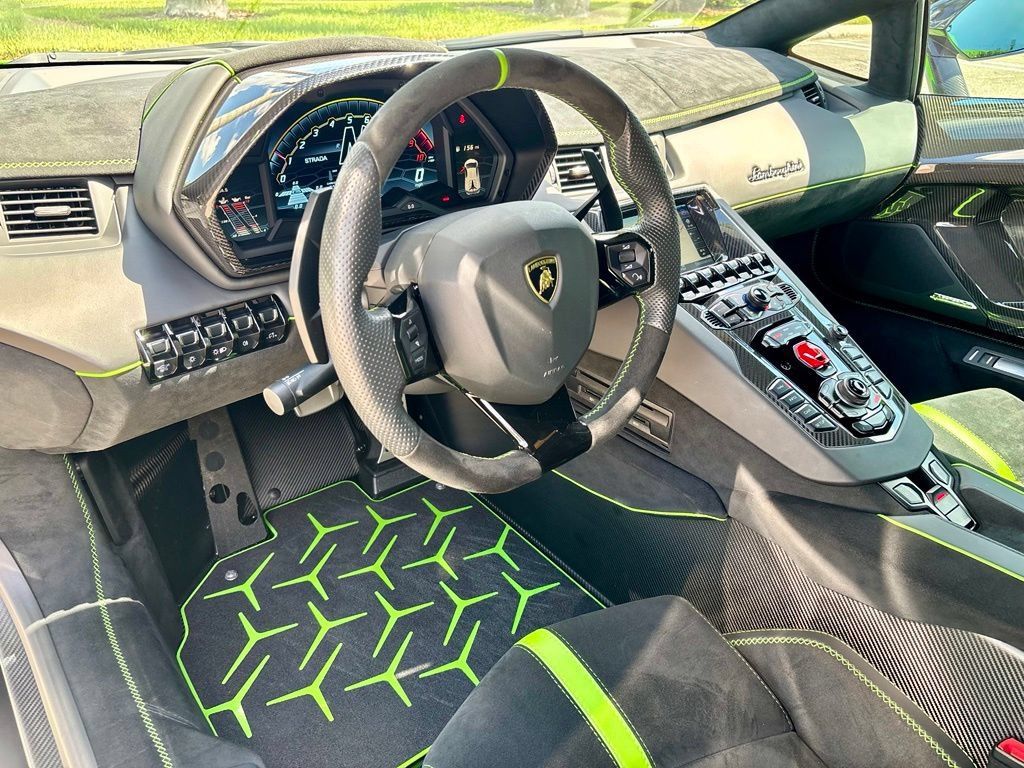 Used 2019 Lamborghini Aventador SVJ AWD/4WD image 23