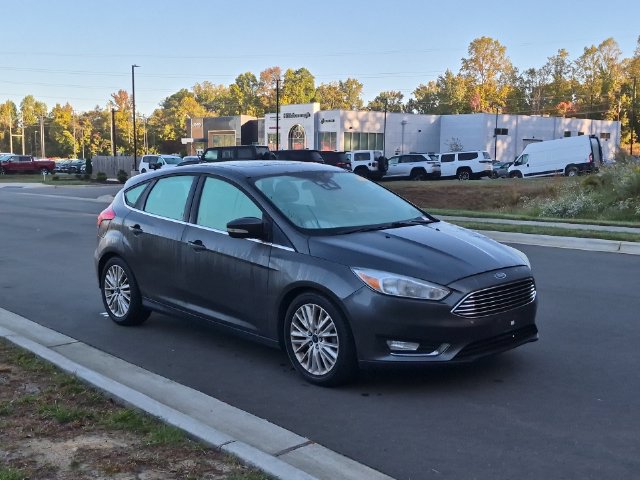 Used 2018 Ford Focus Titanium w/ Titanium Technology Package FWD image 7