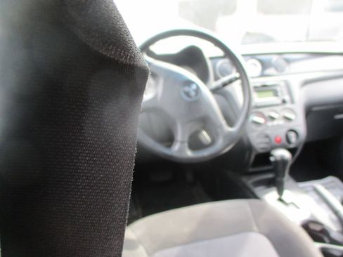 Used 2006 Mitsubishi Outlander SE FWD image 10