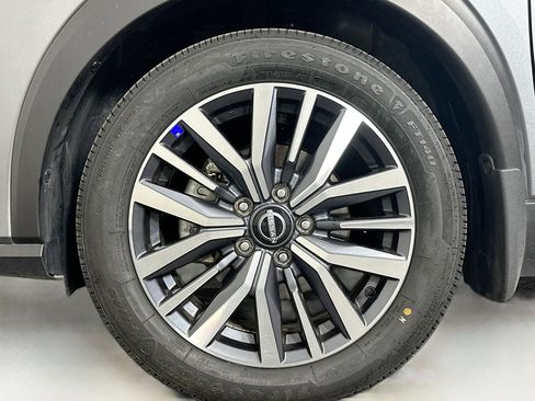 Used 2023 Nissan Kicks SV image 11