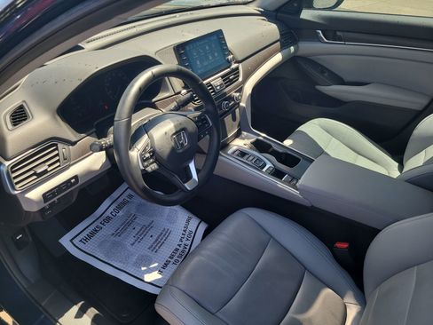 Used 2019 Honda Accord Touring image 10