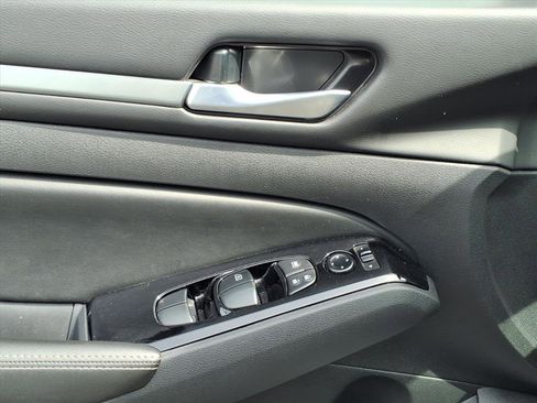 Used 2023 Nissan Altima 2.5 SV image 24