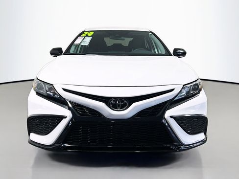 Used 2024 Toyota Camry SE FWD image 11
