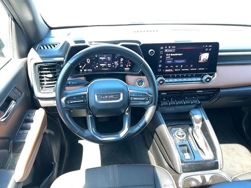 Used 2024 GMC Canyon AT4 w/ Technology Package AWD/4WD image 14
