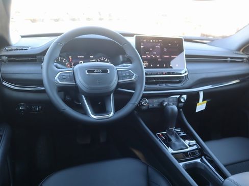 New 2026 Jeep Compass Latitude image 2