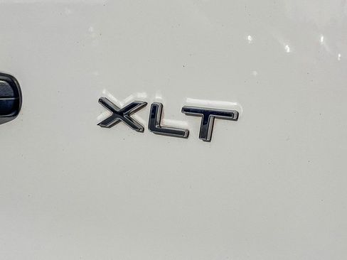 Used 2021 Ford Transit 350 XLT image 9