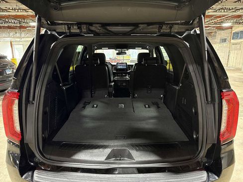 Used 2023 GMC Yukon SLT image 11