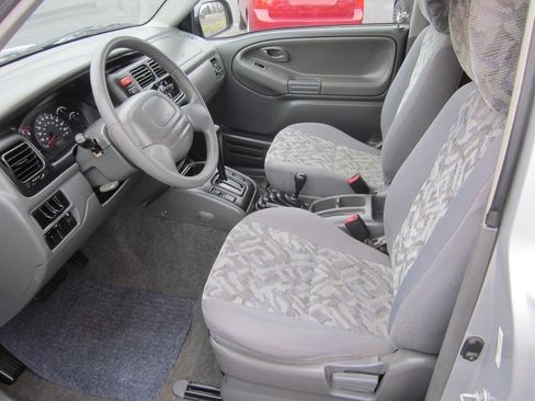 Used 2000 Suzuki Vitara JLX image 10